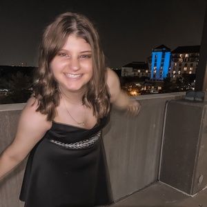 Meet your Posher, Anjelina
